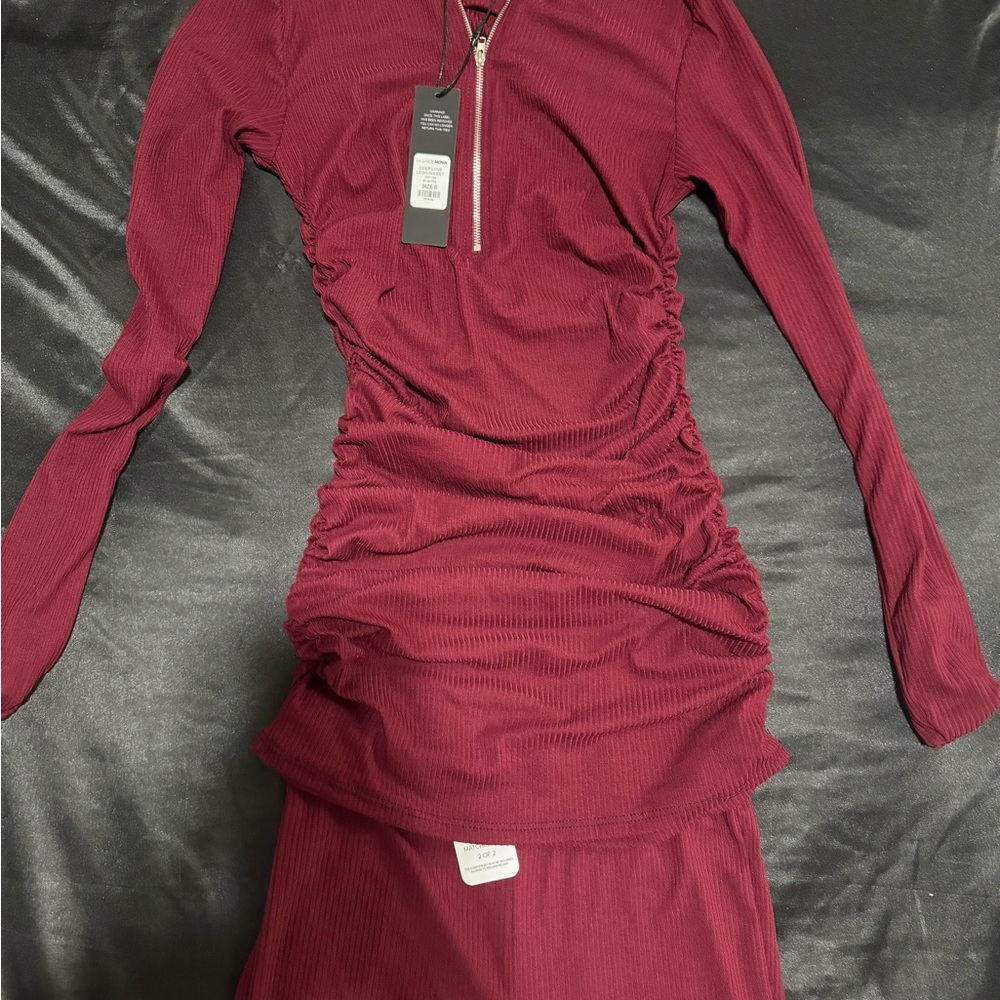 Elegant Burgundy Long Sleeve Dress
